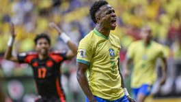 我们期待她 我们期待她