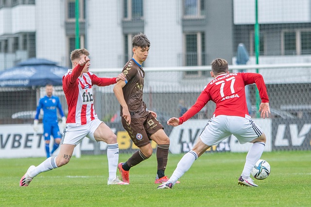 足坛身价排行榜：贝林厄姆，哈兰德&姆巴佩以1.8亿欧并列第一.